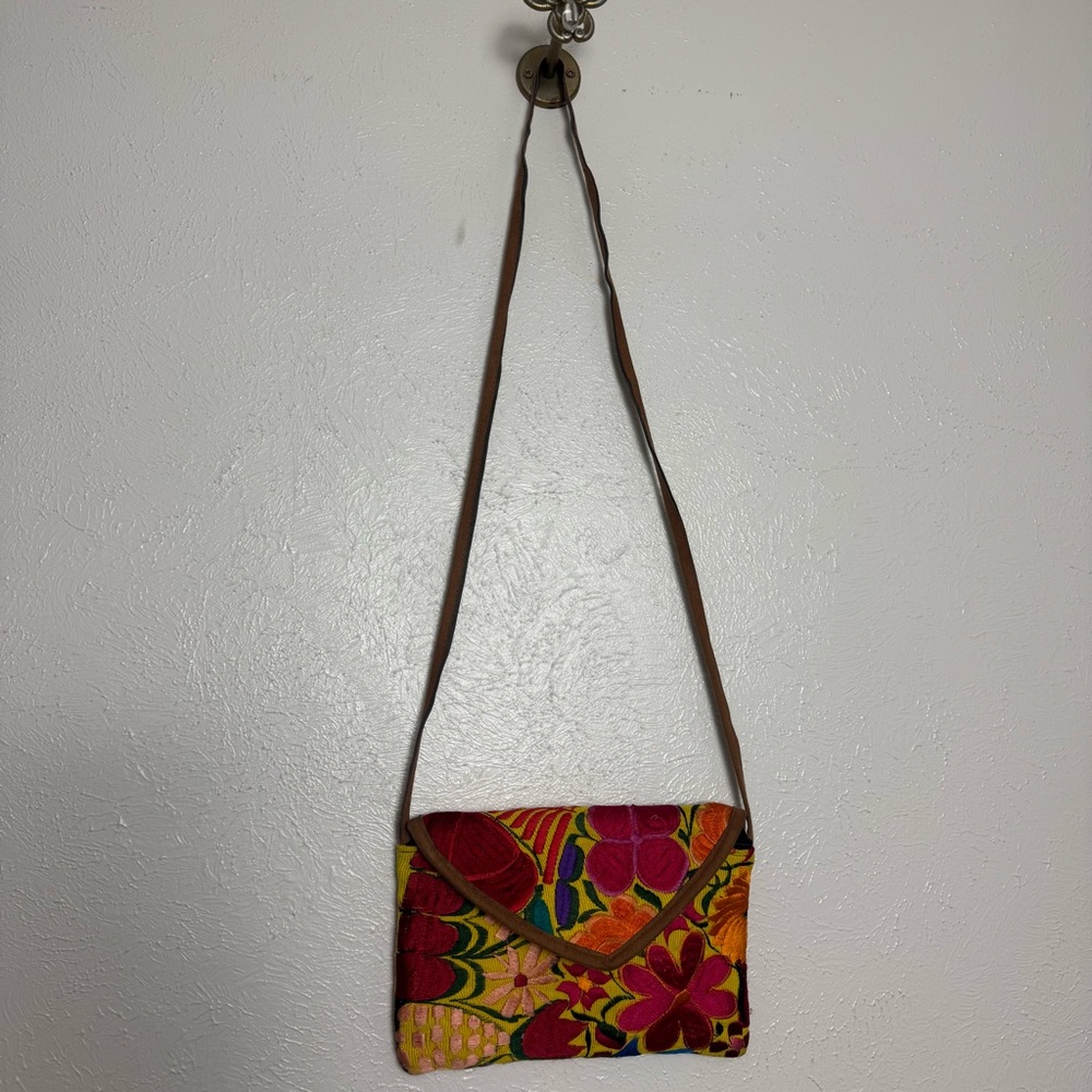 Mexican Embroidered Leather Floral Stitch Crossbody Bag‎